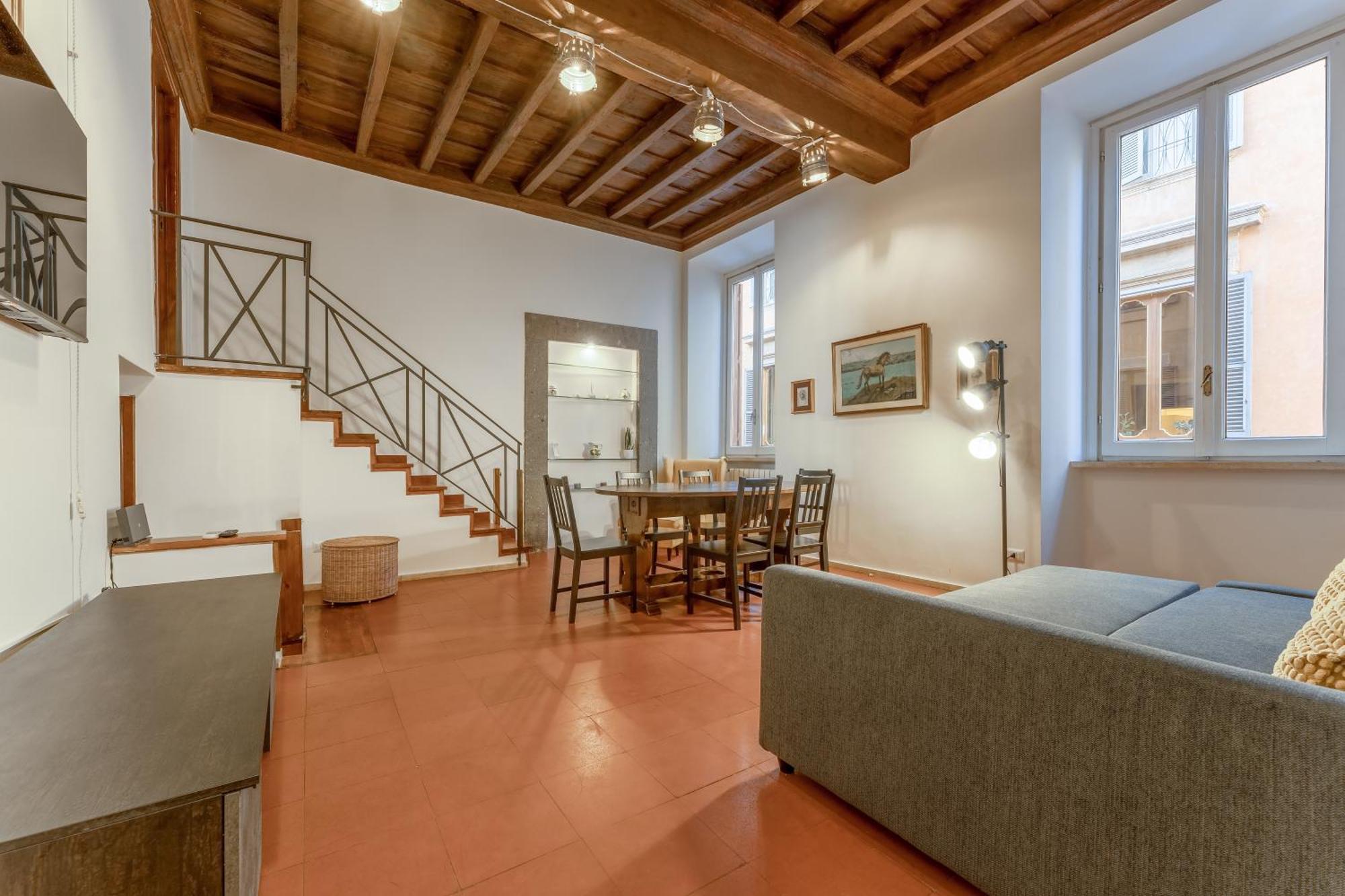 Ciambella Arch Apartment For 6 People @Largo Argentina — Photos 1